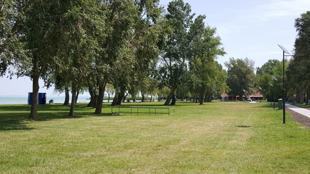 Lelle Resort CB34 Balatonlelle Extérieur photo